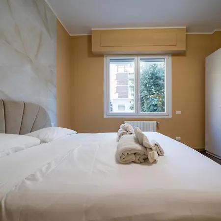 Spacious Three Bedroom Design Near Circo Massimo * Roma