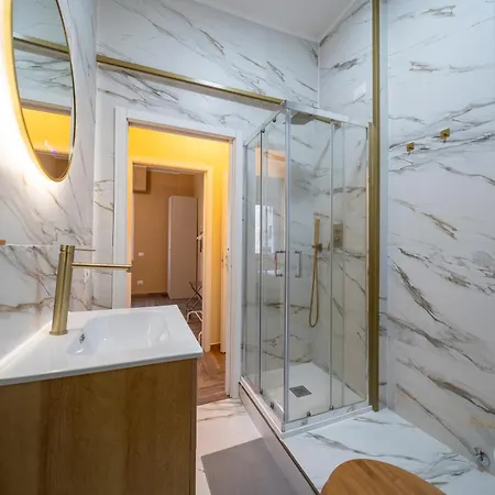 Spacious Three Bedroom Design Near Circo Massimo Roma