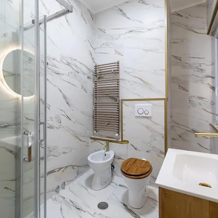 Spacious Three Bedroom Design Near Circo Massimo Roma